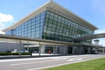 Bagian luar bandara