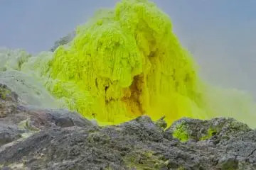 Sulfur at Mt. Lozan 