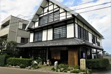 Shuri Ryusen exists to restore the glory of bingata, remembering why it was adored in the first place by neighbouring countries before it went into decline
