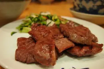 Gyutan yaki, Miyagi (Photo: <a href="https://www.flickr.com/photos/infinity-d/6887701212" target="_blank" rel="noreferrer noopener nofollow">Yuichiro Haga - Infinity Dimensions</a> / <a href="https://creativecommons.org/licenses/by/2.0/" target="_blank" rel="noreferrer noopener nofollow">CC BY 2.0</a>)