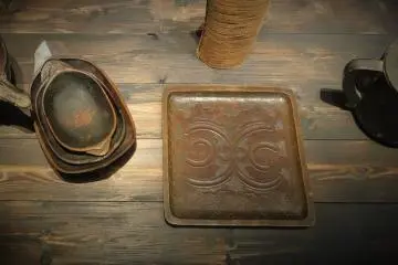 Nibutani tray (cropped image)