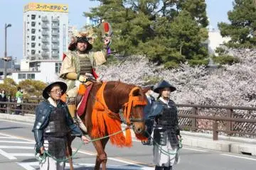 Tokugawa Ieyasu leads the Ieyasu Gyorestu parade. (Photo: Aichi Prefecture)