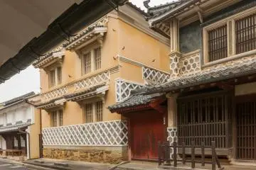 There are many merchants who became rich from distributing Hashi