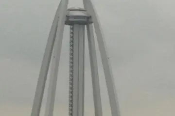 Seen from the highway, the 138 Tower.