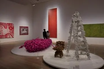 Works such as Yayoi Kusama's "Pink Boat" are on display (Photo: <a href="https://www.flickr.com/photos/mawari/50366513873/" target="_blank" rel="noreferrer noopener nofollow">Hideya Hamano</a> / <a href="https://creativecommons.org/licenses/by-nc-nd/2.0/" target="_blank" rel="noreferrer noopener nofollow">CC BY-NC-ND 2.0</a>)