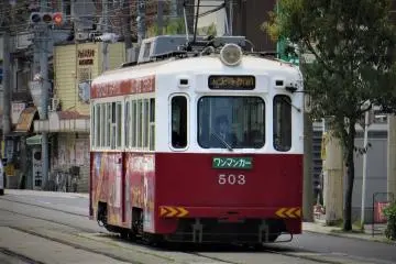 Car 503 of the Hankai Tramway, made in 1957 (Photo: <a href="https://www.flickr.com/photos/91077297@N08/14133673657M53MY-eM53VG-eLSDYr-eLSEgZ-eM53V1-btEcgQ-2i7Cbki-a5uTxS-9WzRTU-6yrw58-6txP24-2i7B6mb-em6Xkq-2cvXF2B-f1UJ6q-2ipLxfm-f1Escc-zAWQje" target="_blank" rel="noreferrer noopener nofollow">Ogiyoshisan </a> / <a href="https://creativecommons.org/licenses/by-sa/2.0/" target="_blank" rel="noreferrer noopener nofollow">CC BY-SA 2.0</a>)