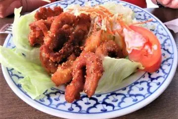 Curuma Special is the most popular menu item, where you can experience three types of curry, including chicken, beef and pork at the same time.