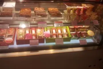 The sweet shop's products. (Photo: yujin.kim)