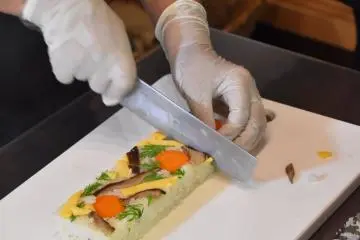 Cutting the kokera sushi