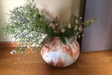 Lovely garden flowers throughout