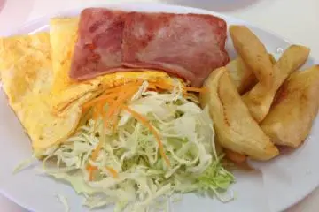 <p>Ham and egg breakfast platter with salad</p>