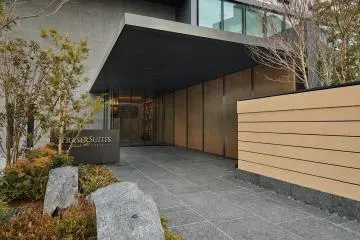 Fraser Suites Akasaka, Tokyo Driveway Entrance