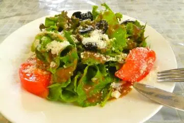 A large and delicious salad.