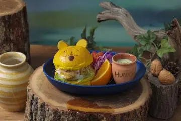 The chicken burger option (Photo: Oh My Cafe)