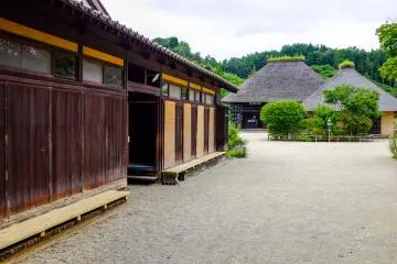 As you enter Densho-en, you will immediately feel its nostalgic atmosphere