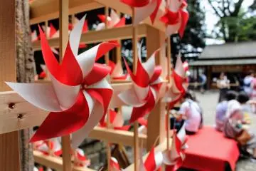 However, before the wind chimes, they have an equally picturesque but less well known pinwheel event. 