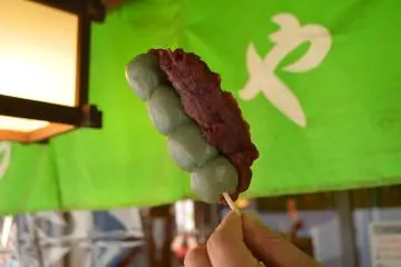 At local favorite Toraya, Shibamata kusa-dango are eaten directly off the skewer