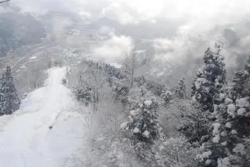 <p>Pemandangan musim dingin di Yuzawa.</p>