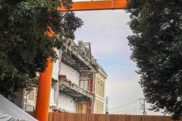 The kaikan being torn down, December 2020.