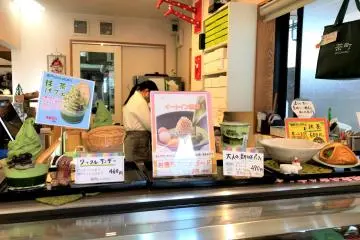 Cha-machi Kinzaburo cafe counter
