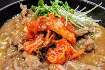 Beef ramen with kimchi 