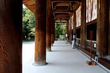 The eight beautiful wooden columns supporting Kondo Hall