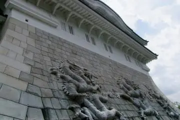 Dragon motif on the outer wall of the castle