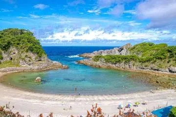 Shikinejima's beautiful laguna beach