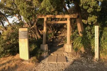 Path leading to the hibyakushin, a major cyprss tree in the shrine grounds which is said to be its deity