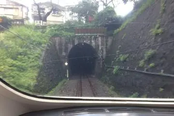 The driver sits above the passengers on the Romancecar, giving a clear view ahead