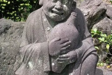 ฉันและเหยือกของฉันที่วัดในโคมา