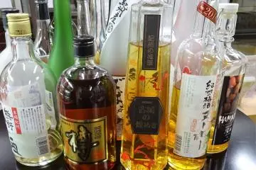 Sample station on the table. If you have a sip each, you will be done for the day