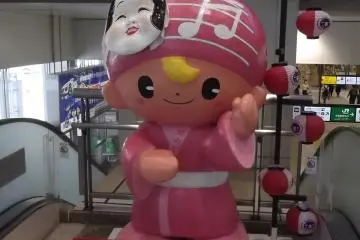 One of the cute characters inhabiting the station