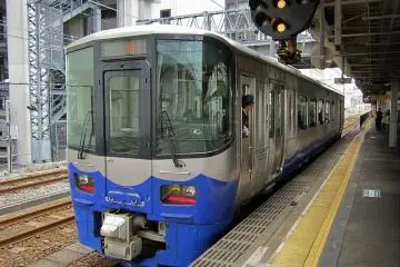 An Echigo Tokimeki Railway train at Itoigawa Station