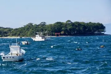 This torii can be found in Heda on the west coast of Shizuoka's Izu Peninsula