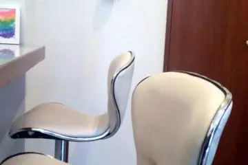 Comfortable counter seats
