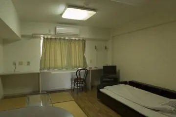 ห้องพักที่ปูด้วยเสื่อตาตามิที่พร้อมให้บริการสำหรับผู้ที่ชอบสภาพแวดล้อมแบบดั้งเดิมมากกว่า