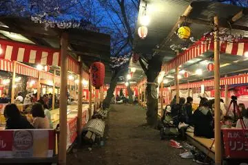 There are places to sit down and consume your food and drinks. You will rub shoulders with many students from nearby Ritsumeikan University. 