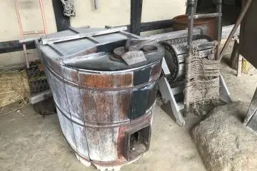 This pot is not a bath tube but a cooking device. 
