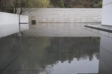 Zen symmetry at the D T Suzuki Museum