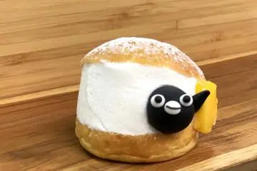 The Suica Penguin features on a number of the dessert offerings