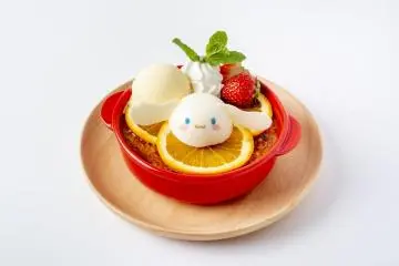 The Cinnamoroll fruit-topped crème brûlée