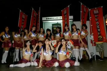 This booth won the prize for "Most Booth Girls" and subsequently "Most Photographers".