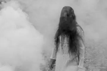 She's waiting to meet you. (Photo: <a href="https://www.shutterstock.com/ja/image-photo/halloween-horror-composition-scaring-dark-haired-607286531?irclickid=Rc%3Ax0LQjbxyLUeIwUx0Mo3QsUkGRKYW8ZRwoVc0&irgwc=1&utm_medium=Affiliate&utm_campaign=TinEye&utm_source=77643&utm_term=&c3ch=Affiliate&c3nid=IR-77643" target="_blank" rel="noreferrer noopener nofollow">Nadiia Kalameiets</a> / Shutterstock.com)