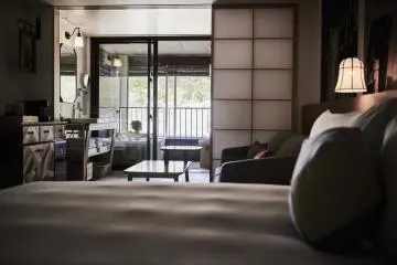 Hot spring baths are present in all rooms here (Photo: <a href="https://prtimes.jp/main/html/rd/p/000000009.000052278.html" target="_blank" rel="noreferrer noopener nofollow">PR Times</a>)