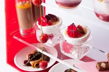 Cherries, peaches, apricots, and mangoes all feature on the dessert menu
