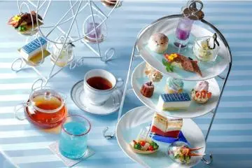 The event includes numerous intricately presented dishes