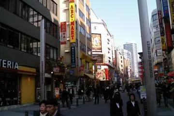 Sunshine 60 Street has it all (Photo: Sunshine 60 Street – <a href="https://www.flickr.com/photos/masaka/383529891/" target="_blank" rel="noreferrer noopener nofollow">Masahide Kanzaki</a> / <a href="https://creativecommons.org/licenses/by/2.0/" target="_blank" rel="noreferrer noopener nofollow">CC BY 2.0</a>)