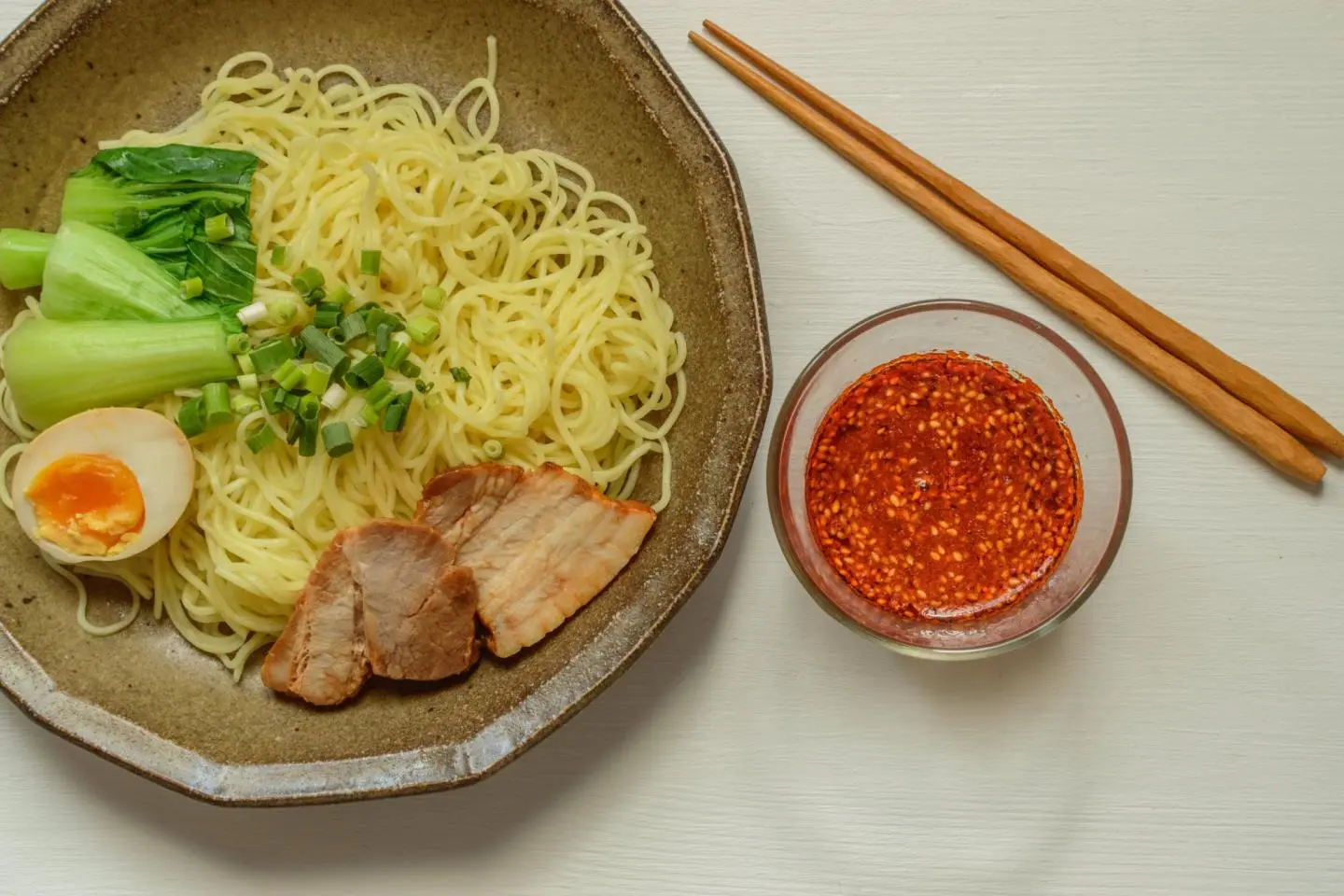 히로시마식 쓰케멘 (저작권: Tataya Kudo / Shutterstock.com)