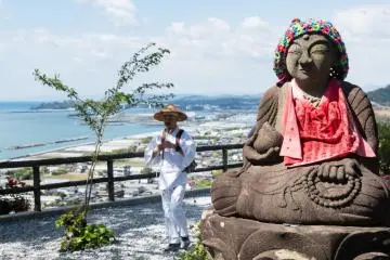 Pilgrim along the coast